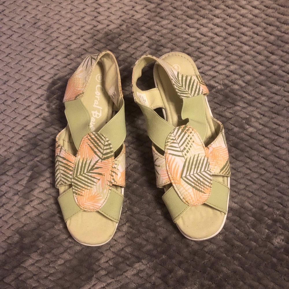 Coral Bay - Palm Tree Stretch Sandals B10